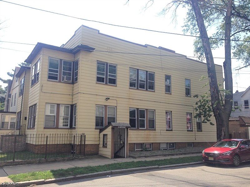2nd image of 293 Sanford St