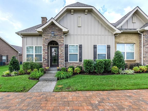 4th image of 254 Glennister Ct