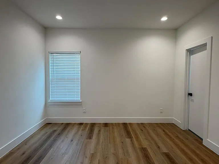 6733 Peerless St — Photo 16