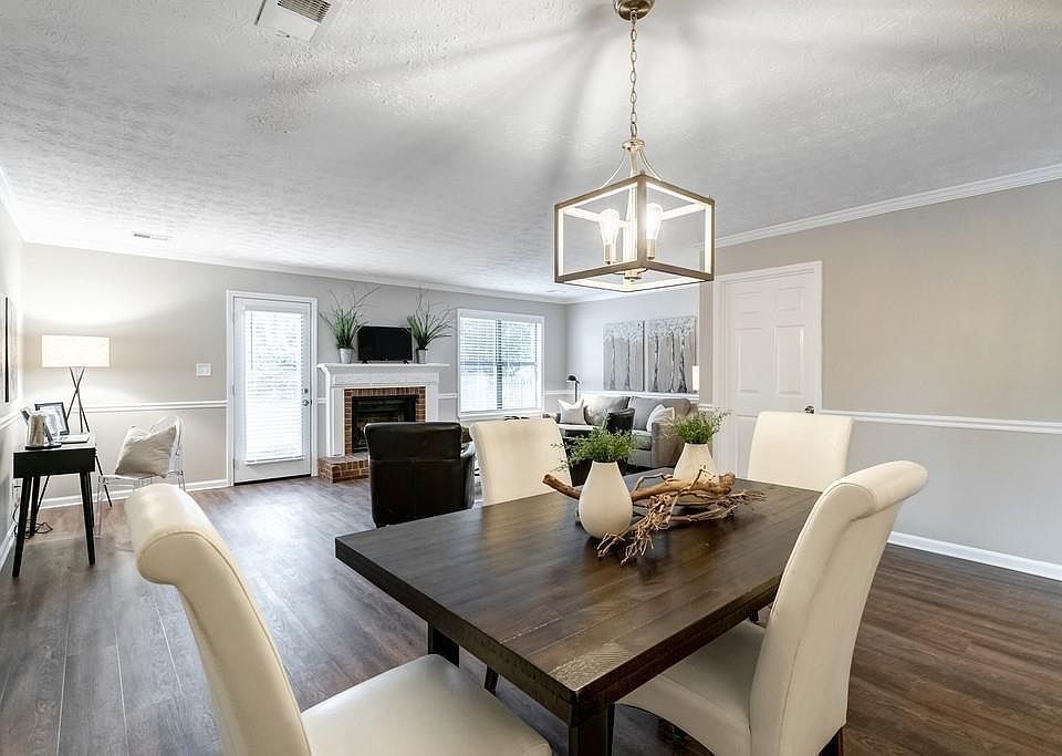 1st image of 3225 Cape Cir