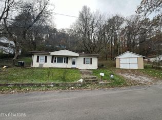 129 Turkey Rd, Powell, TN 37849