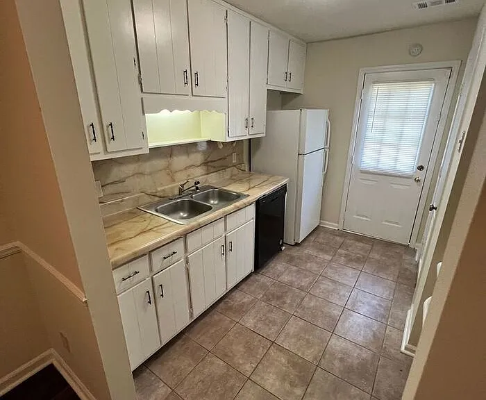 2335 Rosedale Rd — Photo 5