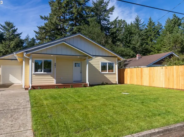 561 Hemlock St, Florence, OR 97439