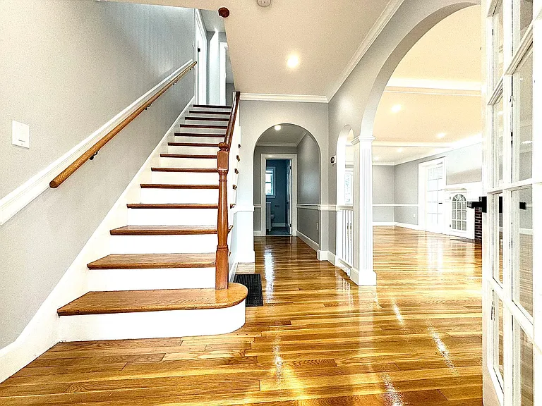 51 Elm St — Photo 3