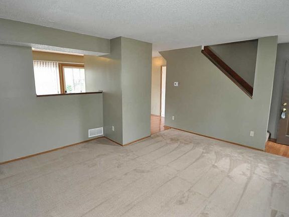 4th image of 856 Pebblelane Dr