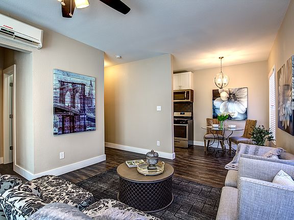 2nd image of 615 N Marsalis Ave