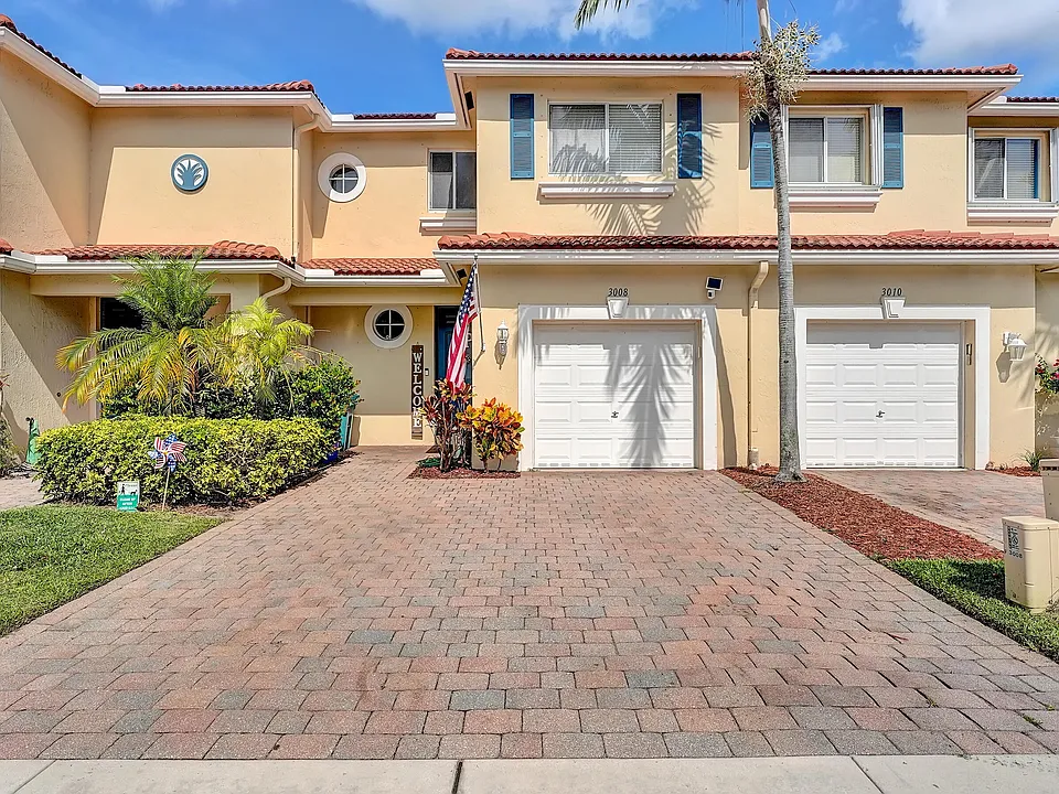 3008 N Evergreen Cir