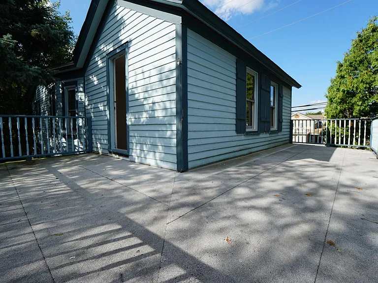 Roof patio