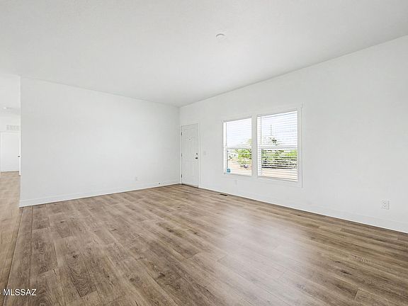 5th image of 15875 W El Tiro Rd