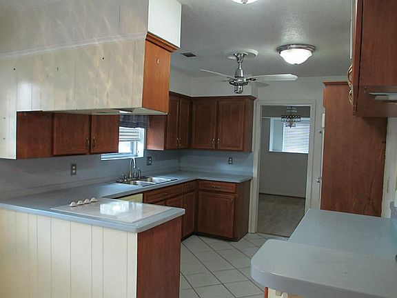4th image of 2307 Morning Dr