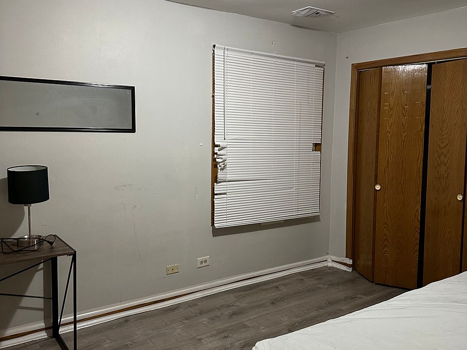 2nd image of 1038 W Taylor St
