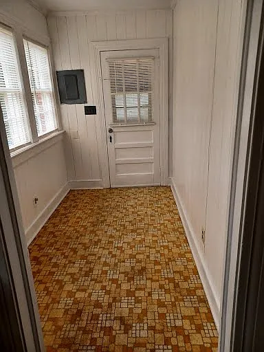 416 N Mercer St — Photo 9