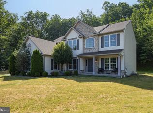 57 Hillview Rd, Morgantown, PA 19543