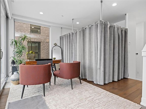 4th image of 2814 John R St