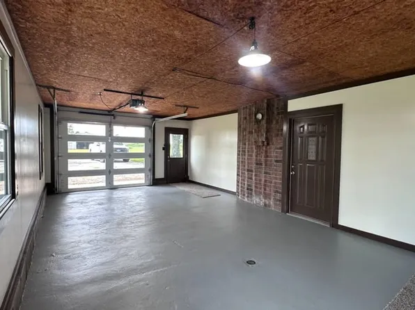 8244 Liberty Tree Rd, Iuka, IL 62849