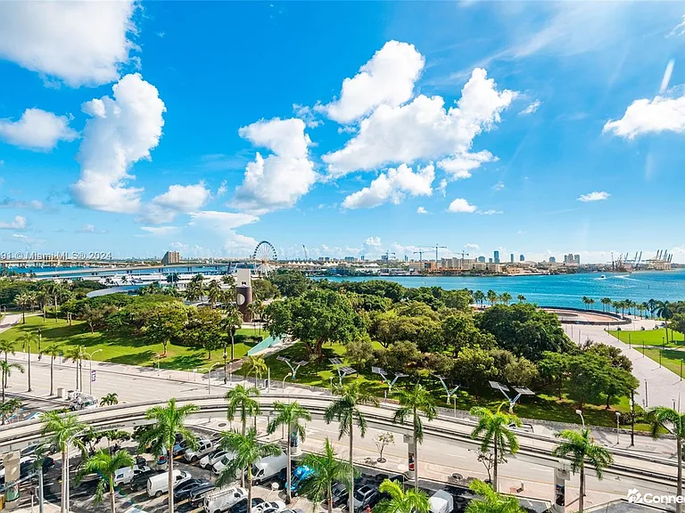 50 Biscayne Blvd — Photo 10