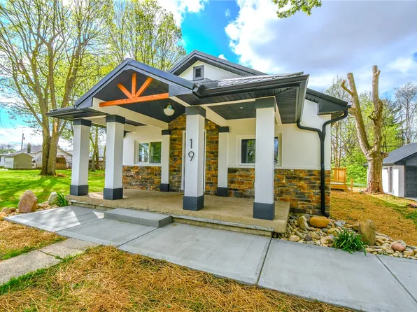 19 University Rd, Medway, OH 45341