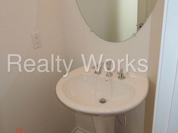 4th image of 41940 Davenport Way Unit D
