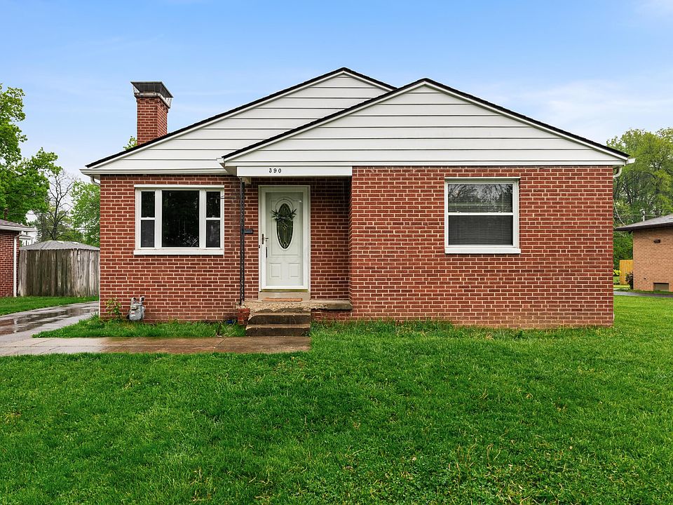 1st image of 390 Topsfield Rd