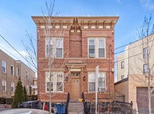 115 Maple St APT 2L, Weehawken, NJ 07086