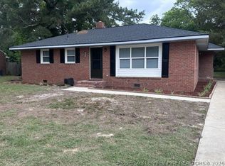 1925 Crestview Dr, Fayetteville, NC 28304