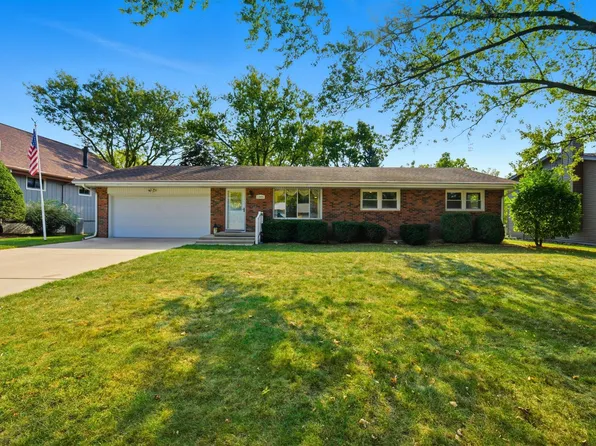 1305 Schroeder Dr, Normal, IL 61761