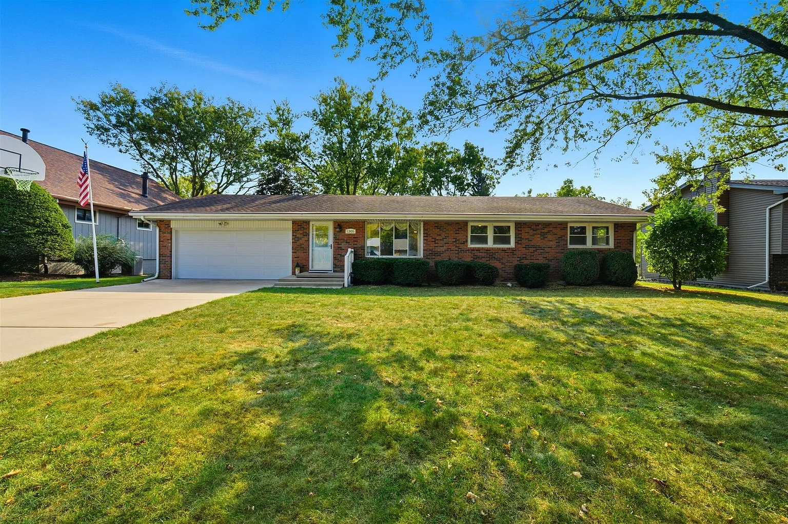 1305 Schroeder Dr photo 1