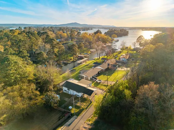 127 Tinker Ln, Hot Springs National Park, AR 71913