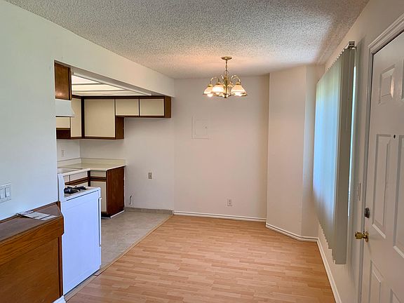 4th image of 2320 N Catalina St APT H