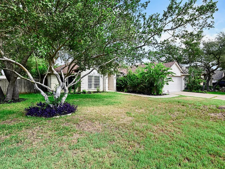6006 Barletta Dr — Photo 2