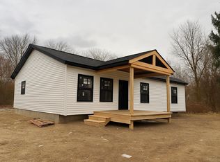 385 Mayer Rd, Saint Clair, MI 48079