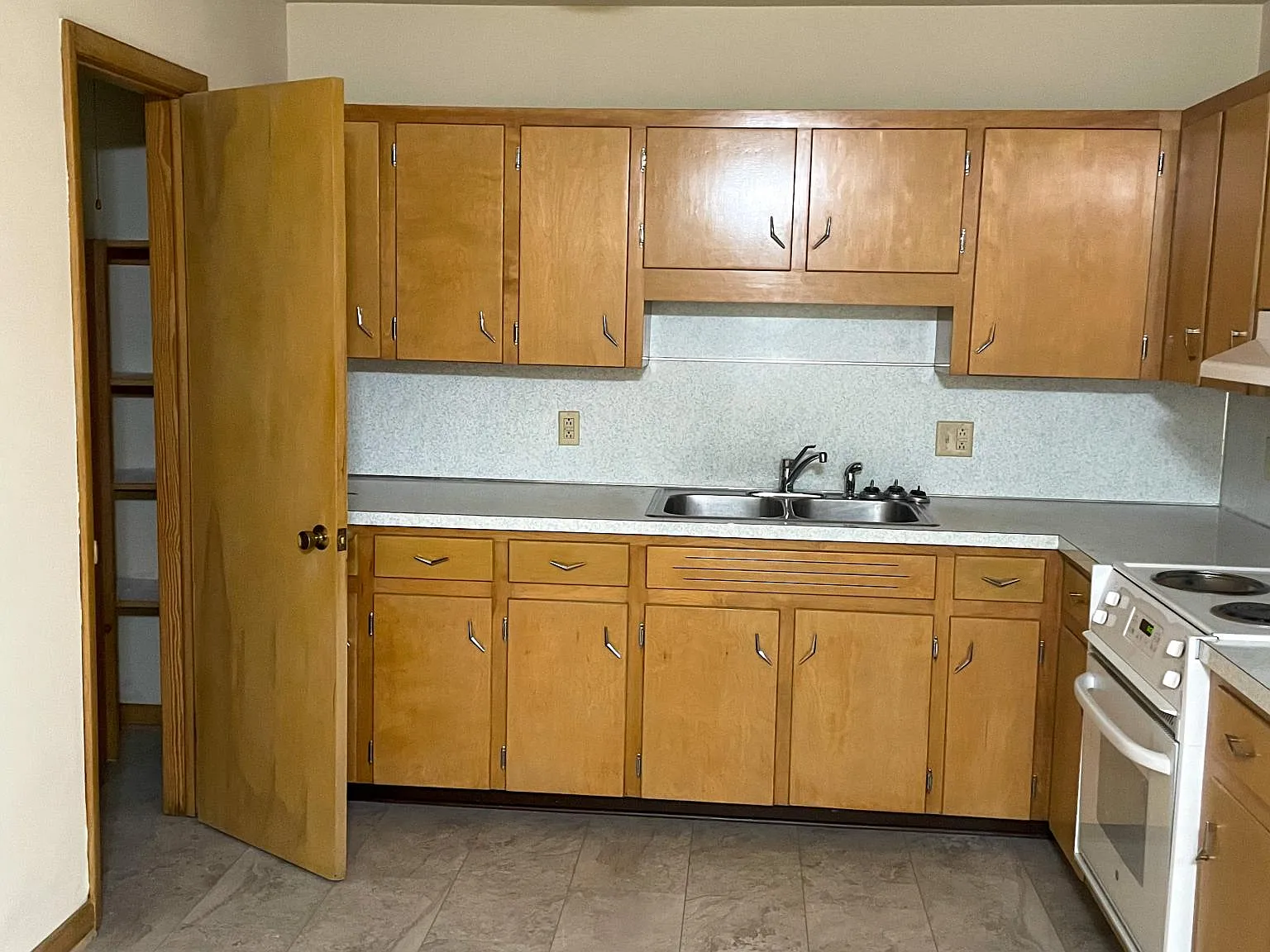 3 bed, 1164 sqft, $1,425 — Photo 3