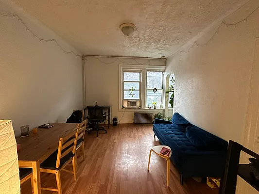 Rented by Premier Metro Realty Corp | media 5