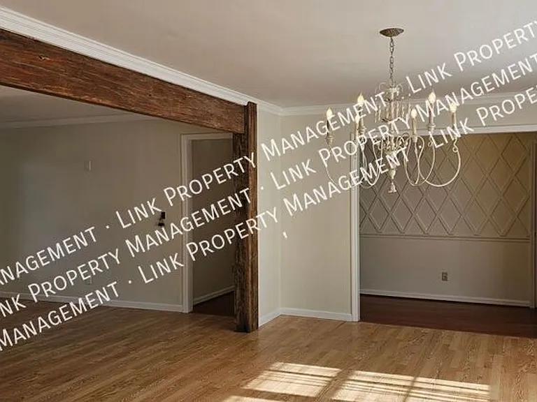 9328 Berkshire Cir — Photo 6