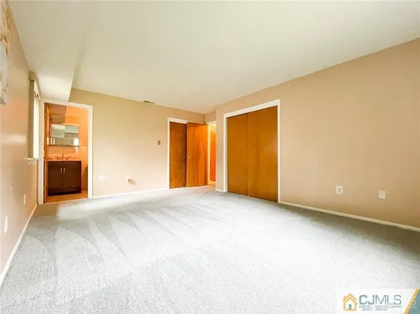 410 Edison Glen Ter, Edison, NJ 08837