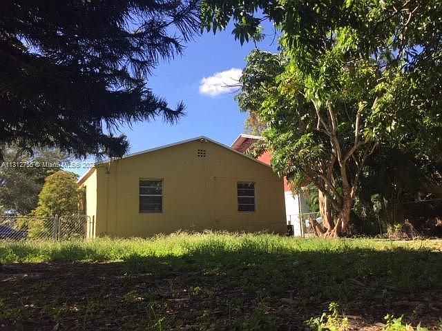 1st image of 18200 NE 25th Pl #1