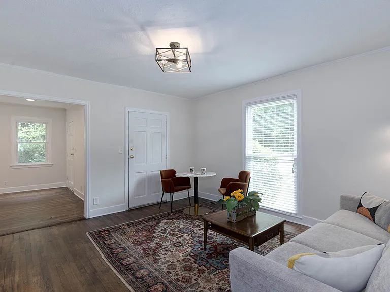 1032 Lakeview Dr — Photo 9