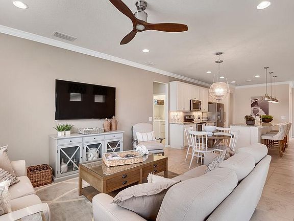 5th image of 1110 Normandie Way
