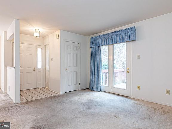 3rd image of 146 W Thomas Ct