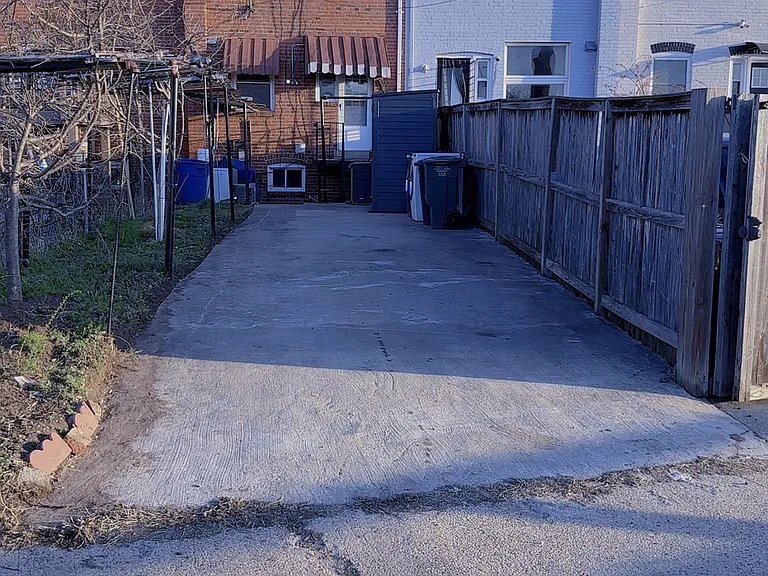 1535 K St SE — Photo 36