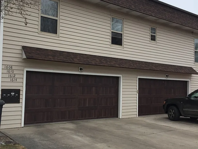 Updated 2 Bedroom Townhome for Rent in Loveland: Shared Garage, Patio, Washer/Dryer Hookups — Photo 1