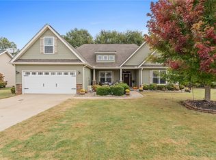 304 Knoll View Dr, Seneca, SC 29678