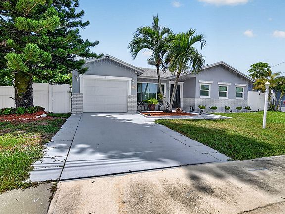 3rd image of 22305 SW 57th Avenue