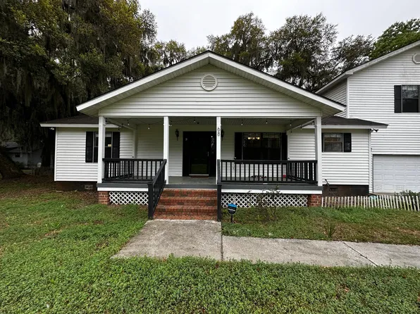68 Stuart Pl, Hilton Head Island, SC 29928
