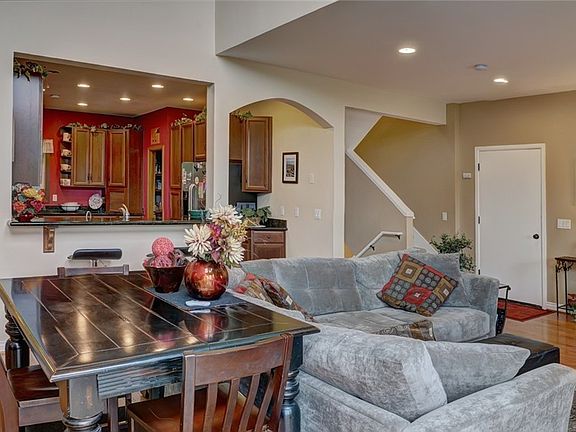 5th image of 10539 NE Misty Glen Way