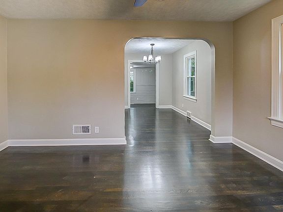 4th image of 26 N Washington Blvd