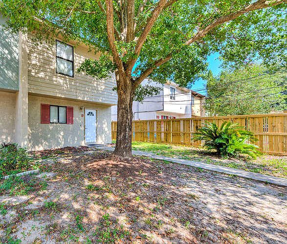 1st image of 112 Skinner Cir #D