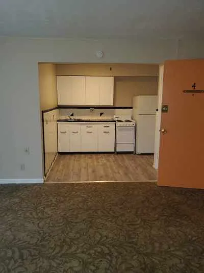 2258 Harrison Ave — Photo 3