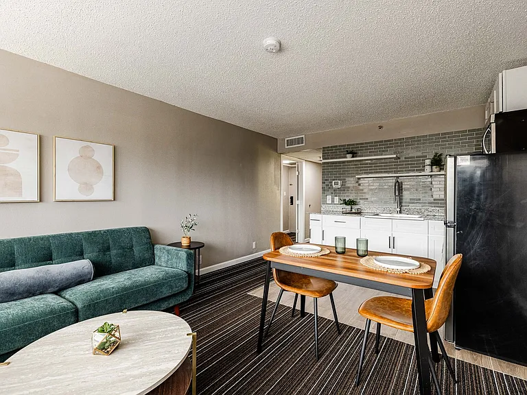 TEAK Apartments — Photo 2