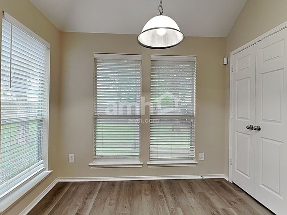 5th image of 741 Fairview Ave